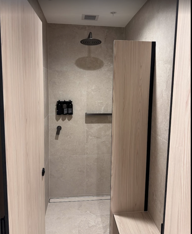 Stone-tiled shower install